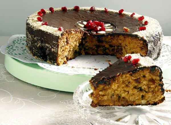 Dattelkuchen mit Schokoladenglasur — Stockfoto