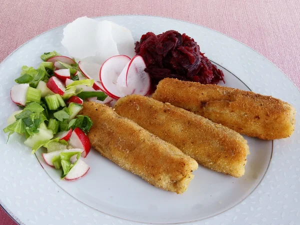 Karıştırılmış peynir ve akşam yemeği ya da öğle yemeği için mantar kroket — Stok fotoğraf
