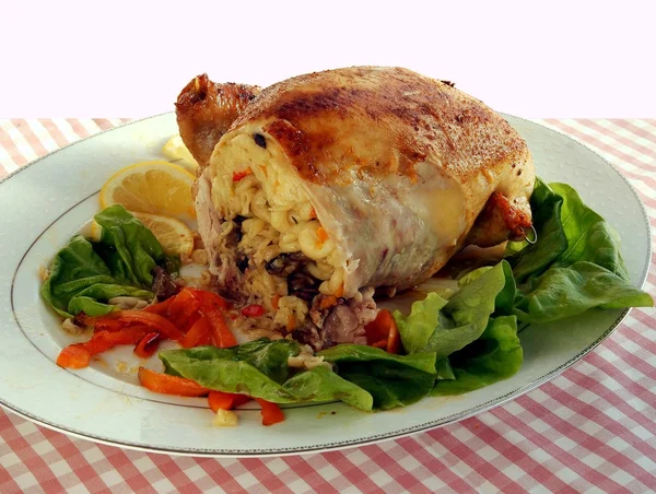 Roasted chicken with pasta filling — Stockfoto