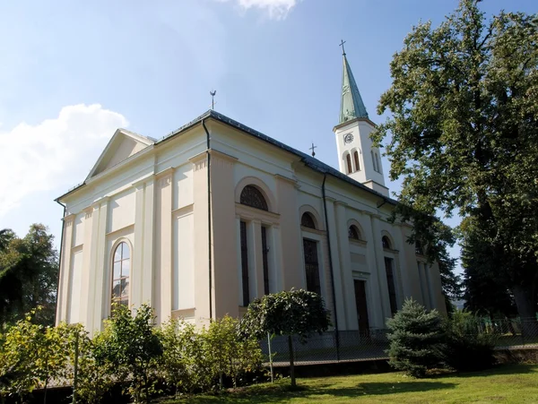 Iglesia protestante en la ciudad de USTRON en verano —  Fotos de Stock