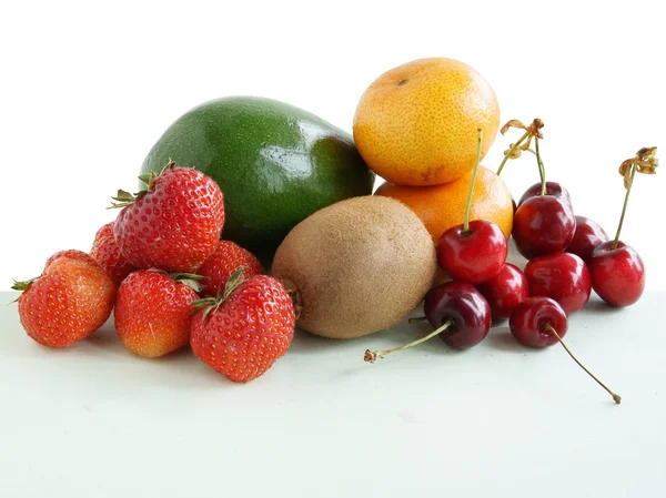 Verschiedene mehrfarbige Früchte — Stockfoto