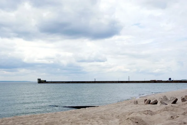 Baltic sea,sandy beach and port of Hel — Stock Photo, Image