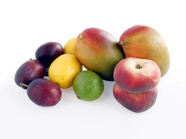 Различные, разноцветные фрукты — стоковое фото
