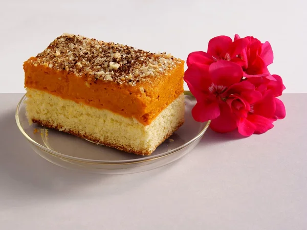 Bolo de biscoito saboroso com engarrafamento de abóbora — Fotografia de Stock