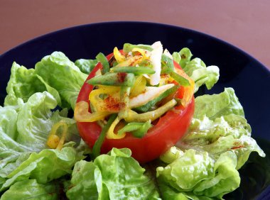 doldurulmuş domates wirh biber ve armut