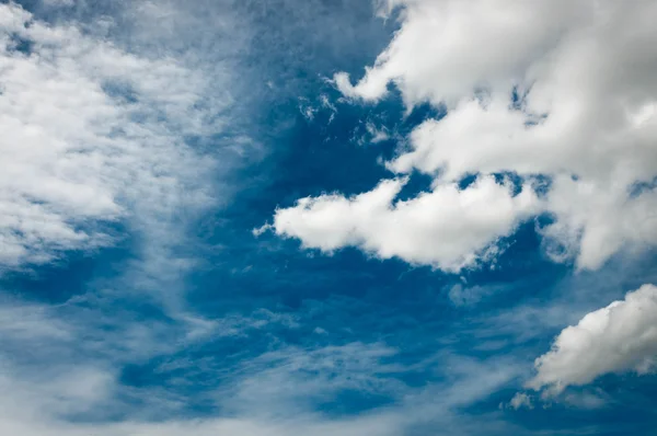 Abstract van wolken en blauwe hemel — Stockfoto