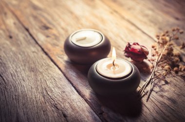 mum ışığı grunge ahşap üzerine