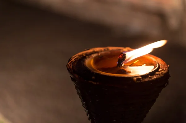 Primer plano de la luz de la vela — Foto de Stock