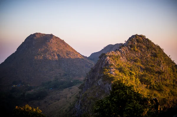 Paisaje de la montaña Doi Luang Chiang Dao, Chiang Mai, Tailandia. —  Fotos de Stock
