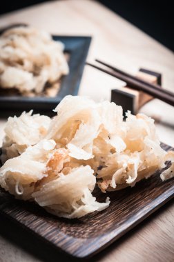 Tayland tatlısı Maprow Keow, Hindistan cevizi ve şeker yapılmış