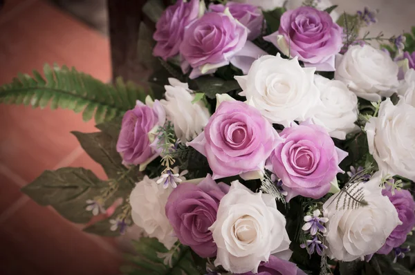 Bouquet di fiori finti — Foto Stock