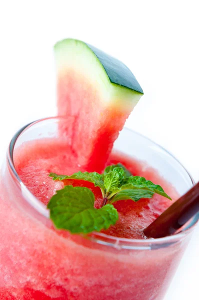 Bebida de melancia smoothie closeup isolado — Fotografia de Stock