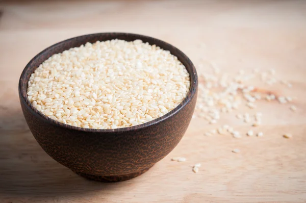 Sesame in wood bowl — Stock Photo, Image