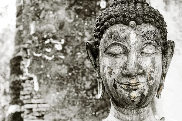 Primo piano della vecchia scultura di Buddha . — Foto Stock
