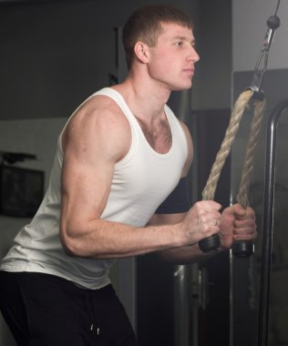 Dayanıklılık egzersiz yapan erkek