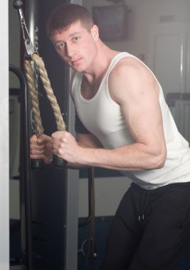 Dayanıklılık egzersiz yapan erkek