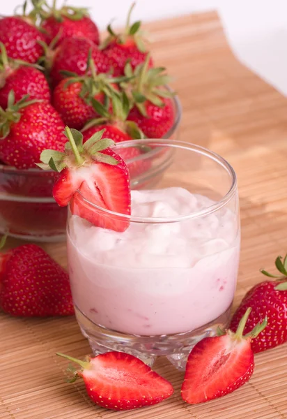 Strawberries smoothie in glass — Stock Photo, Image