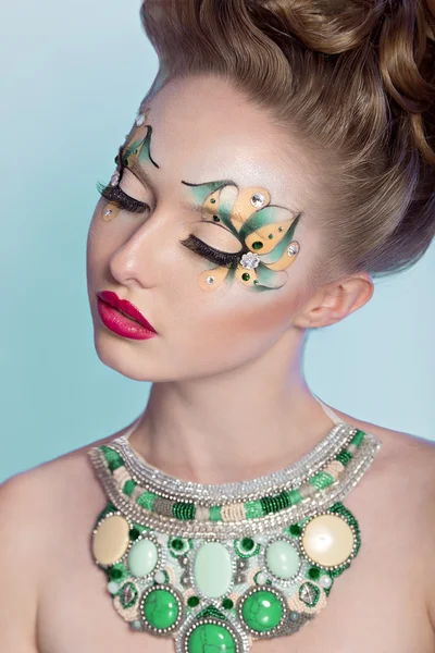 Mujer con joyas —  Fotos de Stock