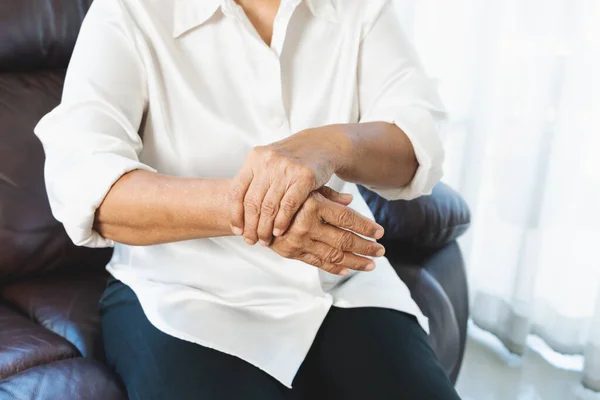 Dolor Mano Muñeca Anciana Problema Salud Del Concepto Senior — Foto de Stock