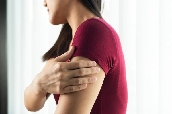 Brazo Tríceps Lesión Dolorosas Mujeres Sufren Trabajo Cuidado Salud Medicina — Foto de Stock