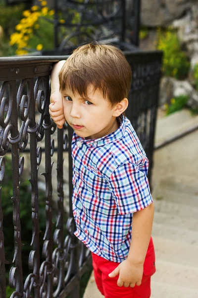 Kleiner Junge — Stockfoto