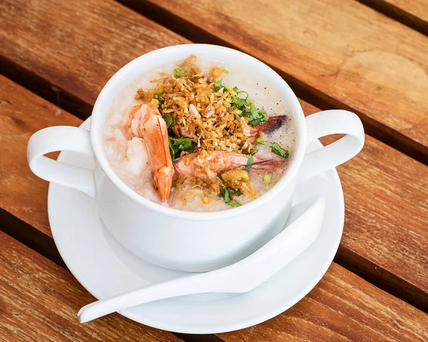 Sopa Arroz Tailandesa Com Camarões Mesa Café Manhã Tailandesa — Fotografia de Stock