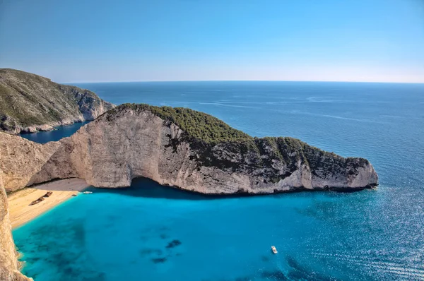 Batık bir plaj güzel manzara — Stok fotoğraf