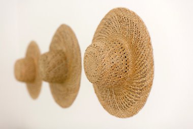 şapka duvardaki closeup