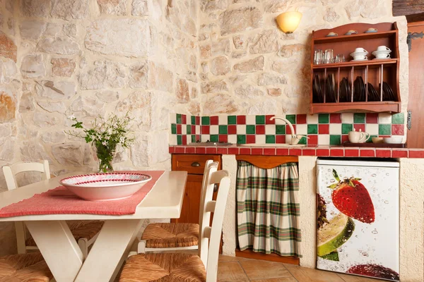 Luxo cozinha estilo tradicional — Fotografia de Stock
