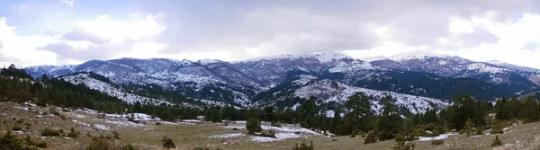 Berglandschaft mit Schnee — Stockfoto