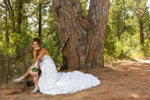 Bella sposa in un'isola greca — Foto Stock