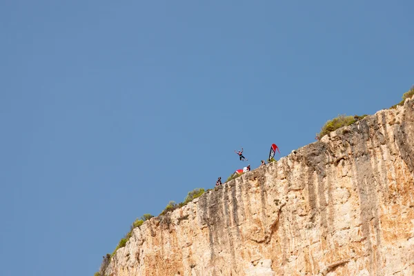 जॅकिन्थोस बेटाच्या शिपव्रेक बीचमध्ये बेस उडी — स्टॉक फोटो, इमेज