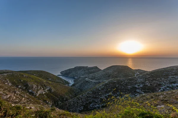 Magnifique coucher de soleil sur l'île de zante — Photo