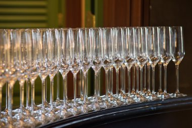 Kokteyl bardağı satırları