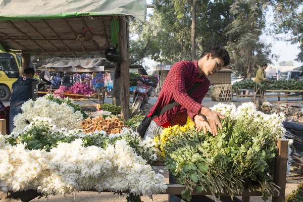 Mandalay bloemenmarkt — Stockfoto