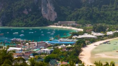 Phi Phi Adası 'nın turist bakış açısından hızlandırılmış videosu