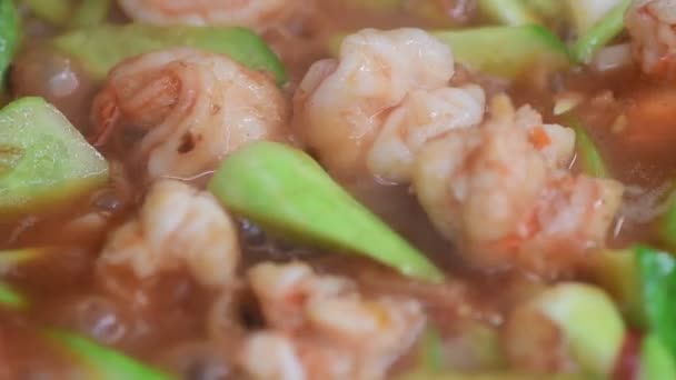 Shrimp Cucumber Simmering Sweet Sour Tomato Sauce — Stock Video