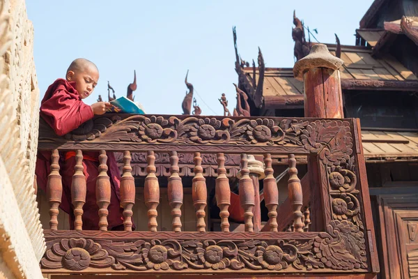 NAT Taung Kyaung kloster — Stockfoto