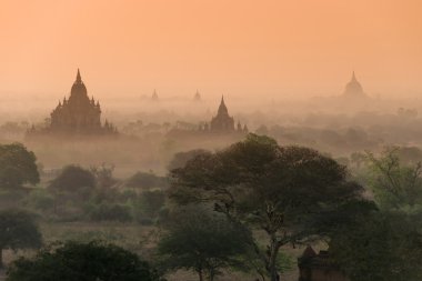 pagodadan bagan içinde