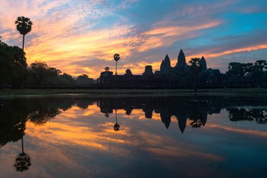 Angkor Wat gün doğumunda