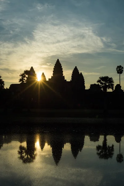 Angkor Wat al amanecer — Foto de Stock