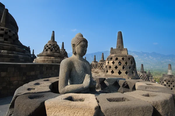 Buddha staty på Candi Borobudur — Stockfoto