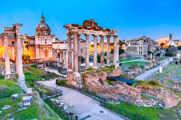 Řím Itálie Ohromující Soumrak Pohled Starobylé Ruiny Římského Fóra Pohled — Stock fotografie