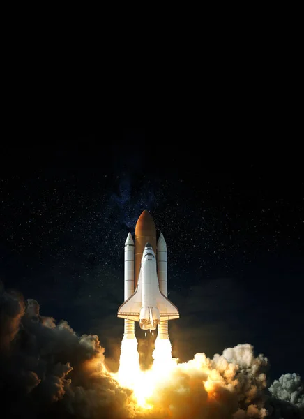 Űrsikló Felszáll Űrbe Kép Elemeit Nasa Bocsátotta Rendelkezésre — Stock Fotó