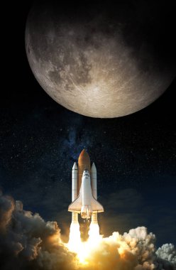 Uzay Mekiği Ay 'a gidiyor. Bu görüntünün elementleri NASA tarafından desteklenmektedir.