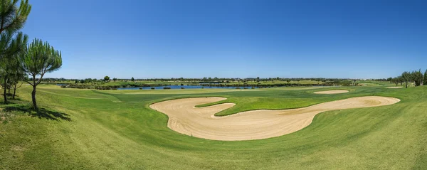 Ansicht-Golfplatz im Sommer. — Stockfoto