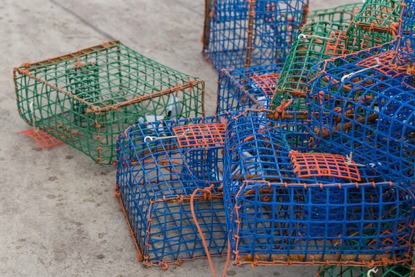 Trampas para pulpos mariscos en muelle. — Foto de Stock