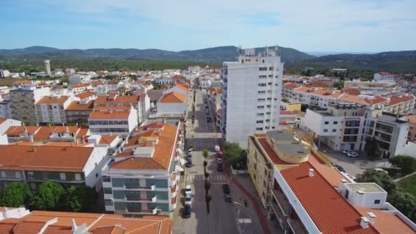 Przegląd z lotu ptaka centrum miasta Sao Bras de Alportel w Algarve, Portugalia. — Wideo stockowe