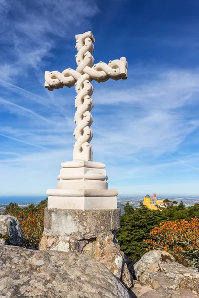 Σταυρός υψηλό, του Βασιλιά Φερδινάνδου. Pena παλάτι Sintra, Πορτογαλία Sintra. — Φωτογραφία Αρχείου