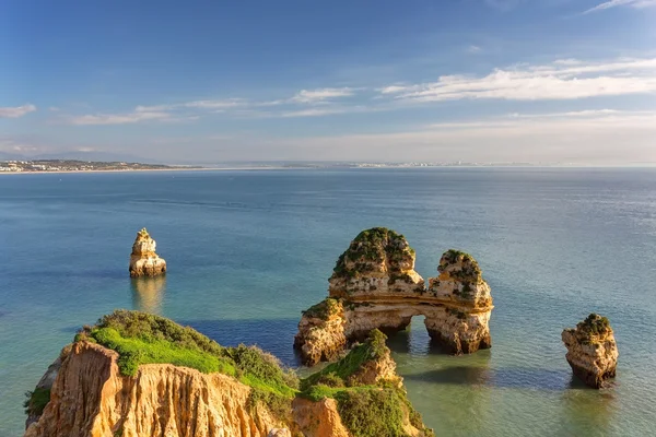 Nádherný výhled na moře pobřeží Lagosu. Algarve. — Stock fotografie